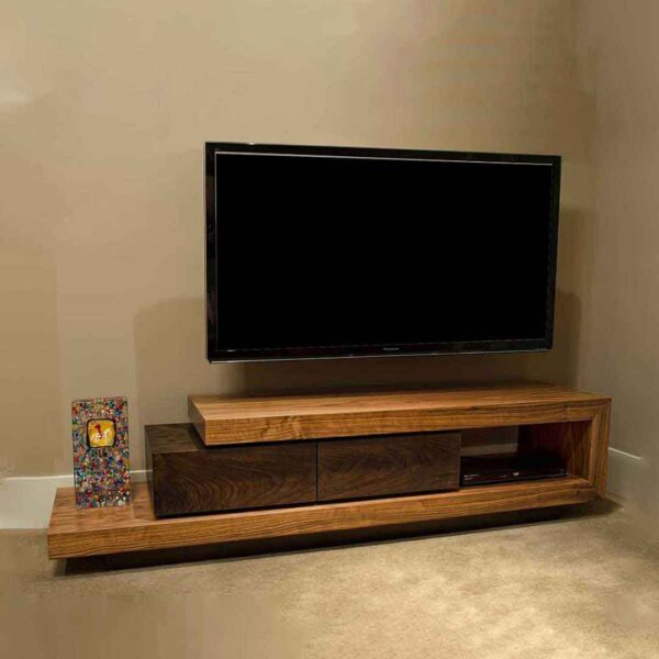 Edge lcd stand