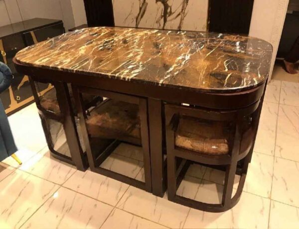 Aura Dining table