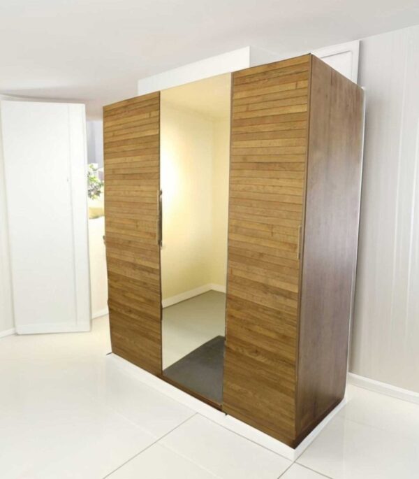 Aura Wardrobe