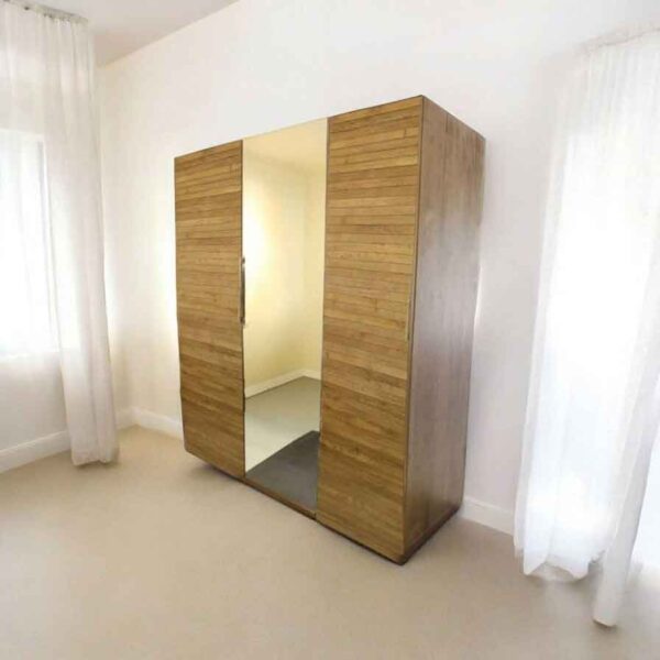 Aura Wardrobe