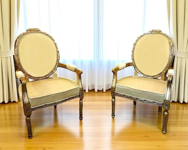 Royal Coffee chair